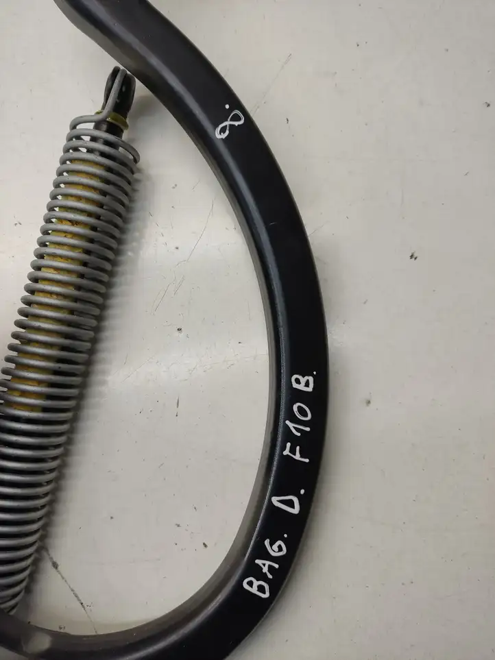 BMW 5 F10 F11 (2009 - 2016)   Петля (петли) задней крышки