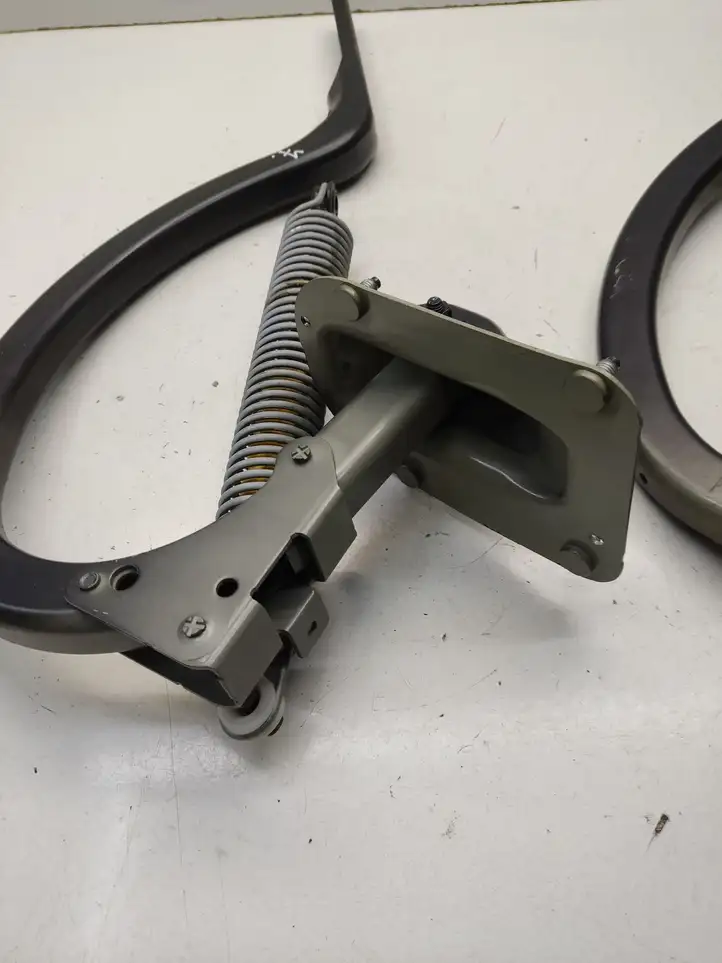 BMW 5 F10 F11 (2009 - 2016)   Петля (петли) задней крышки