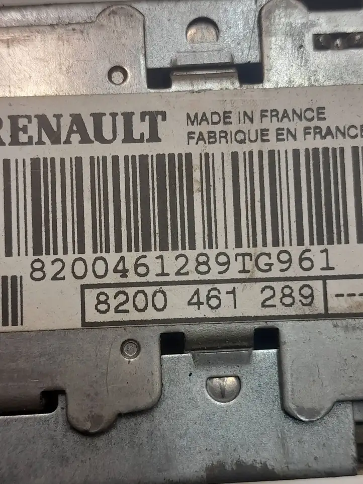 Renault Scenic II - Grand scenic II (2006 - 2009) 8200461289 Магнитола / мультимедийная система — фото 4