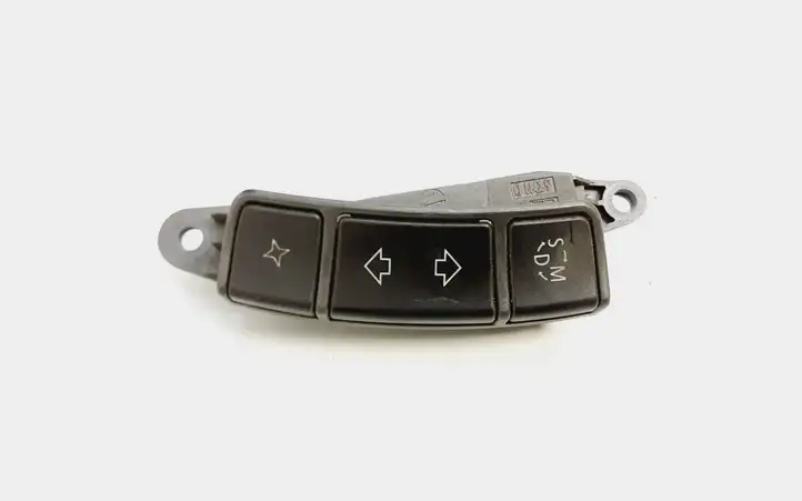 BMW 7 E65 E66 (2001 - 2008) 6911586 Кнопки на рулевом колесе — фото 1