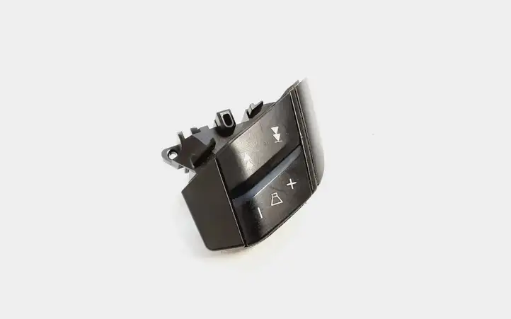 Volvo XC90 (2002 - 2006) 30710265 Кнопки на рулевом колесе — фото 1