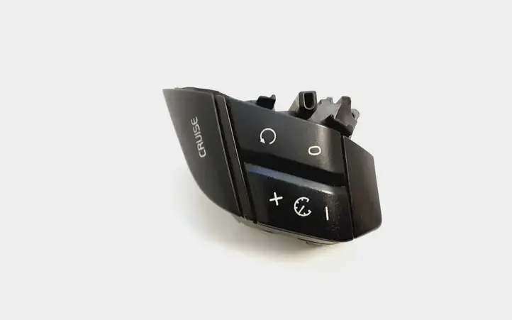 Volvo XC90 (2002 - 2006) 8685478 Кнопки на рулевом колесе — фото 1