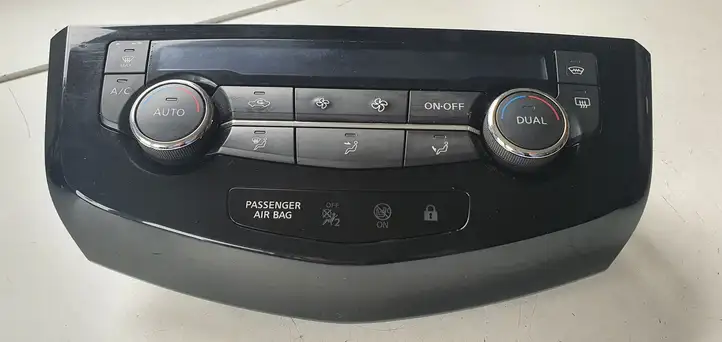 Nissan Qashqai (2013 - 2017) Блок управления климат-контролем — фото 1