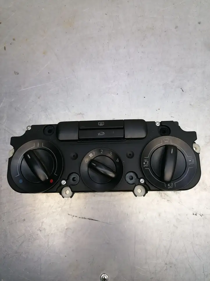 Volkswagen Golf V (2003 - 2009)  1K0819047AP Блок управления кондиционера воздуха / климата/ печки (в салоне)