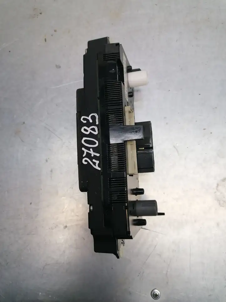 Volkswagen Golf V (2003 - 2009)  1K0819047AP Блок управления кондиционера воздуха / климата/ печки (в салоне)