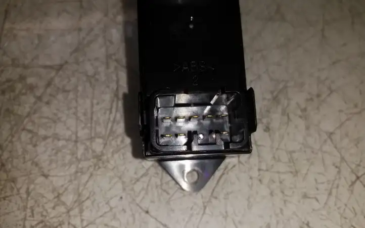 Mitsubishi Outlander (2007 - 2012) 8608A062 Кнопка стеклоподъемников — фото 4