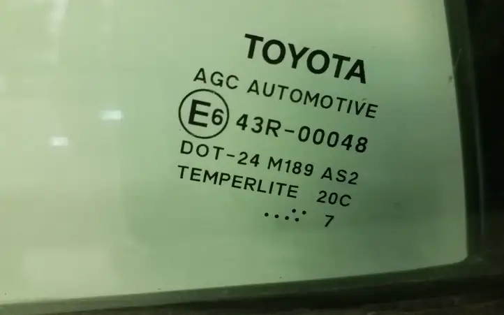 Toyota Auris 150 (2006 - 2012) Форточка двери — фото 2