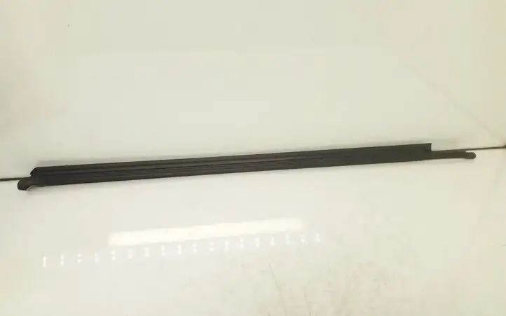 Volkswagen PASSAT B8 (2015 - ) 3G0837479 Уплотнитель стекла передней двери — фото 2