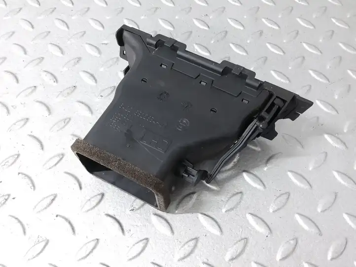 BMW 3 E90 E91 (2005 - 2012) 64226922634 Боковой воздушный дефлектор — фото 2