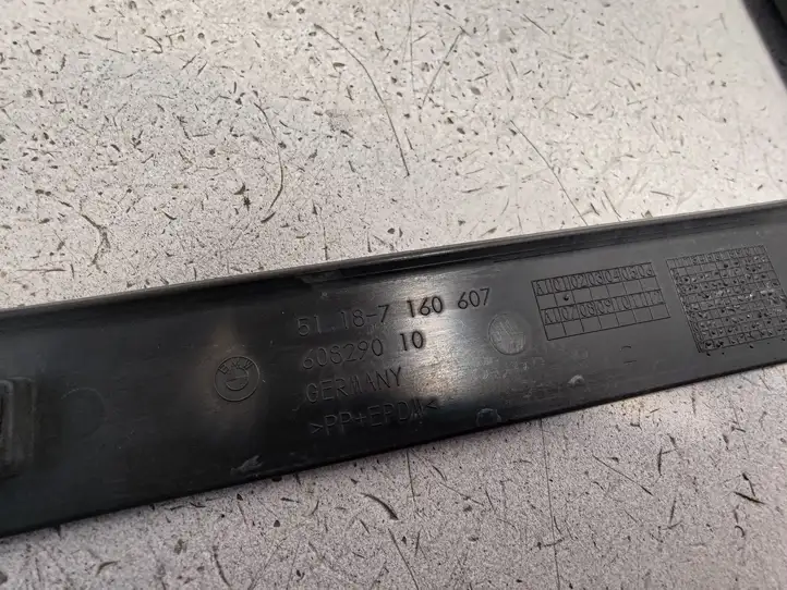 BMW X3 F25 (2010 - 2017) 51187160607 Рамка номерного знака — фото 3
