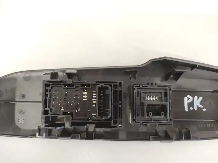 Lexus NX (2021 - ) 7424078020 Кнопка стеклоподъемников — фото 3