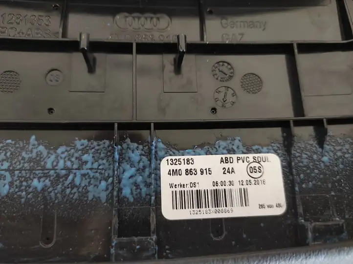 Audi Q7 4M (2015 - ) 4M0863915 Другая деталь консоли (туннеля) — фото 5