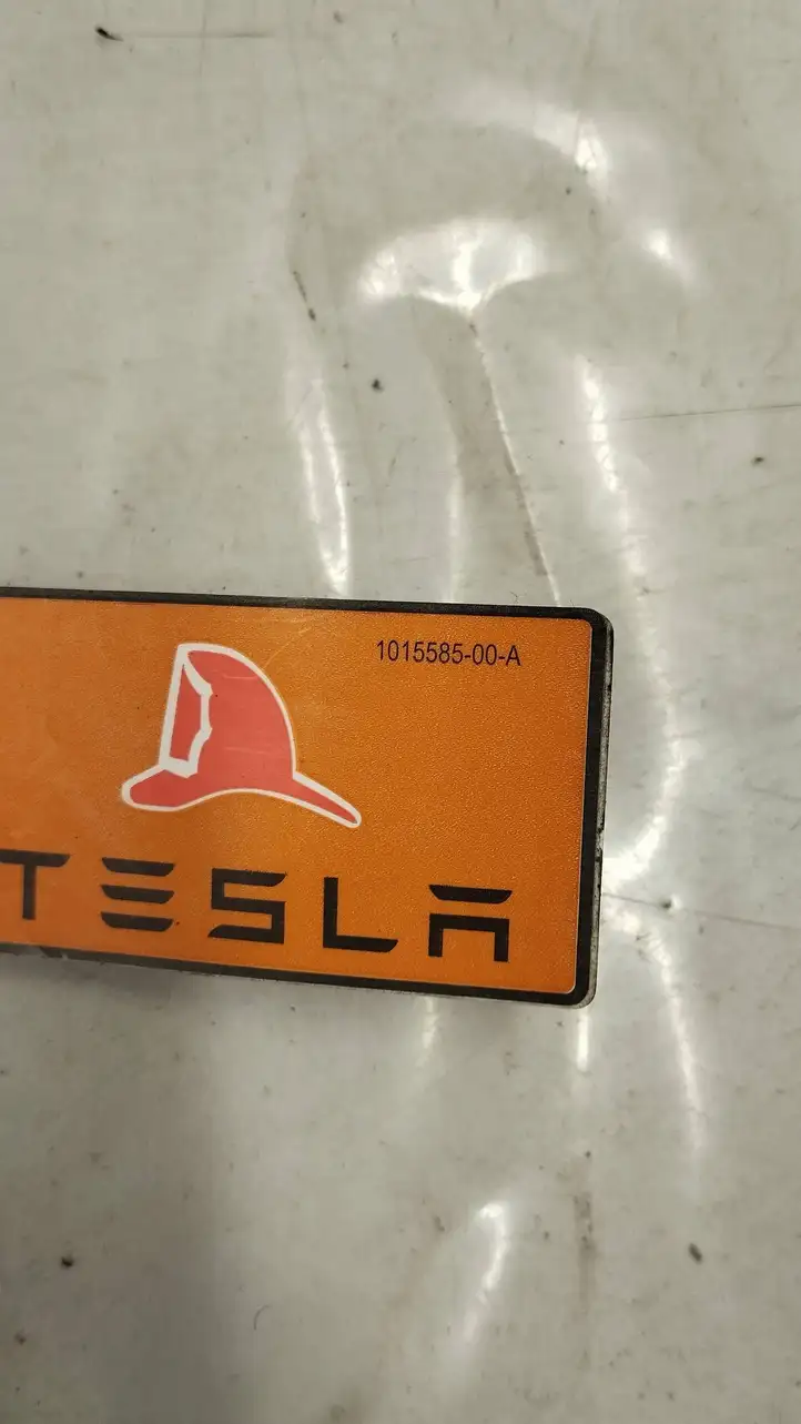 Tesla Model S (2016 - 2021) 101558500a Реле защиты аккумулятора — фото 2