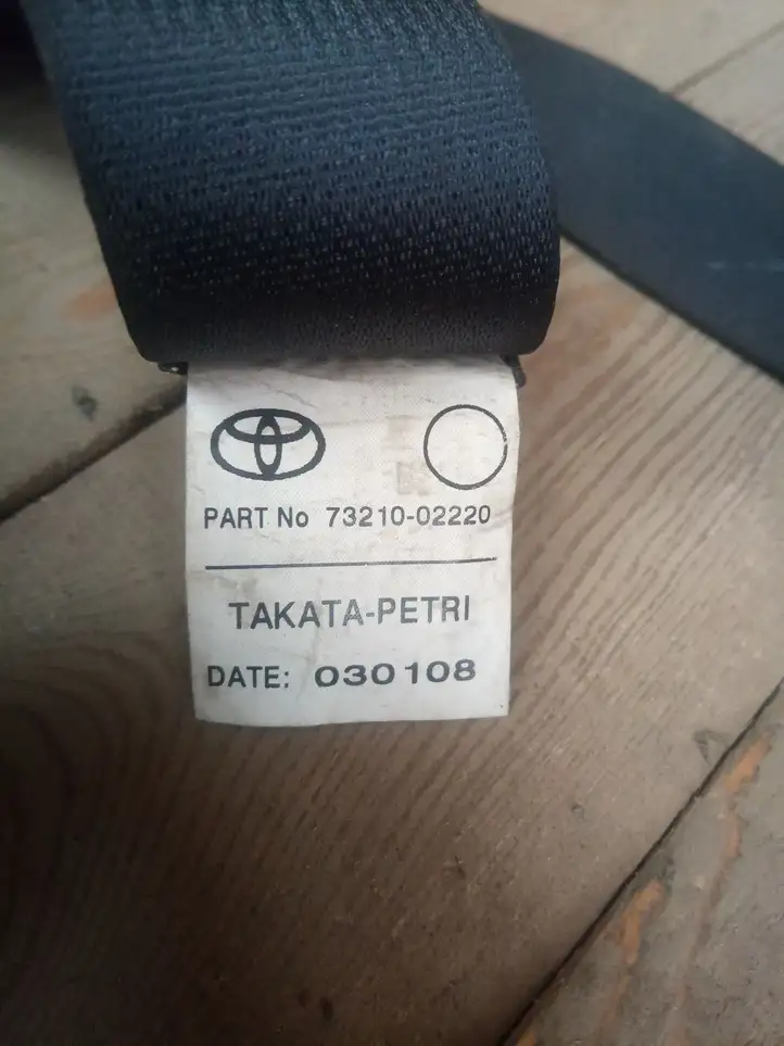 Toyota Auris 150 (2006 - 2012) Передний ремень безопасности — фото 2