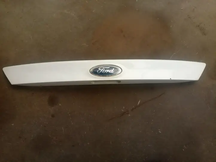 Ford Focus (2011 - 2015) Подсветка номера — фото 1