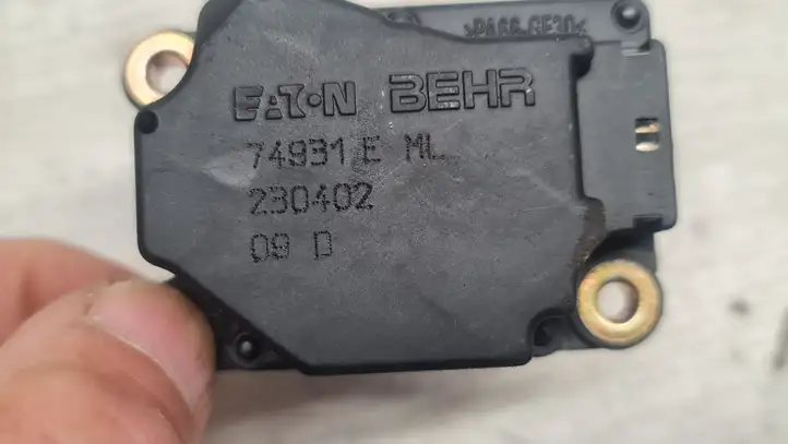 Volvo S60 (2000 - 2004) 74931E Двигатель задвижки потока воздуха — фото 3