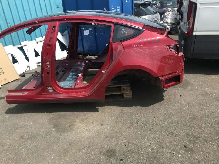 Tesla Model 3 Galinis ketvirtis