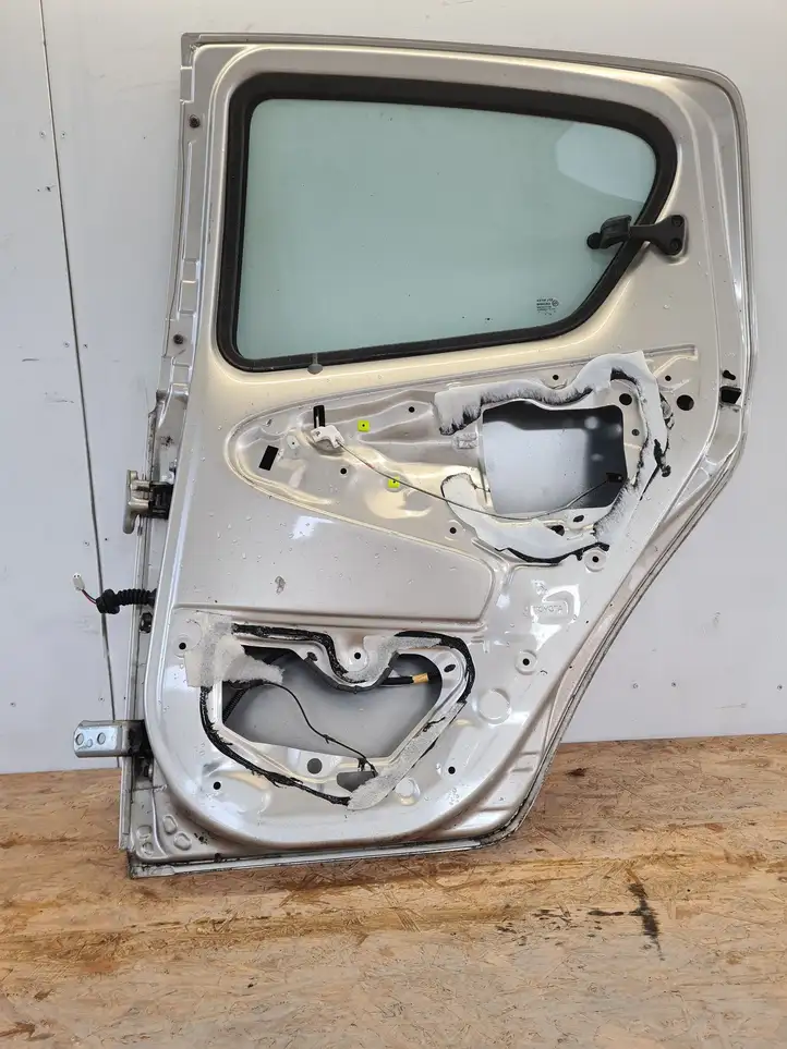 Toyota Aygo AB10 (2005 - 2008) Задняя дверь — фото 2