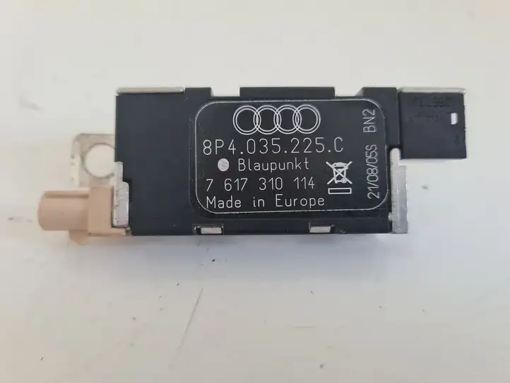 Audi A3/S3 8P (2004 - 2008) 8P4035225C Усилитель антенны — фото 1