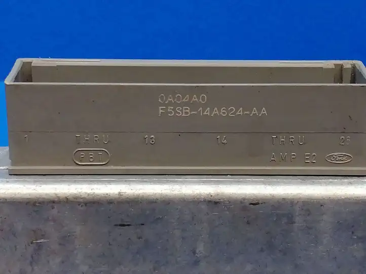 Ford Focus (1998 - 2004) YS4F12A650PA Блок управления двигателем (ЭБУ) — фото 4