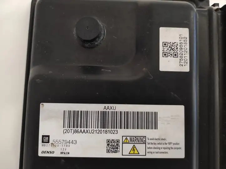 Opel Astra (2009 - 2012)  13278083 Блок управления двигателя