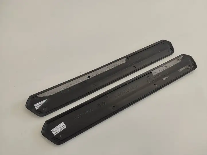 Toyota RAV 4 (XA50) (2018 - )  92466 Отделка переднего порога (внутренняя)