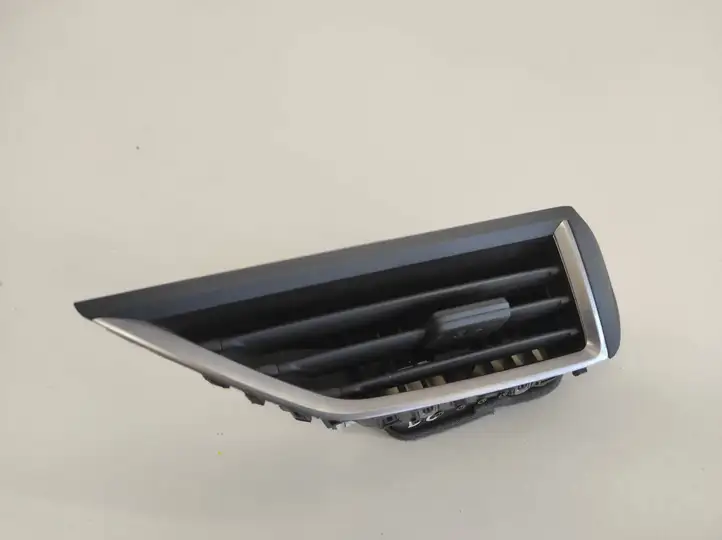 Subaru Impreza V (2016 - 2023) 66110FL00A Центральный воздушный дефлектор — фото 4