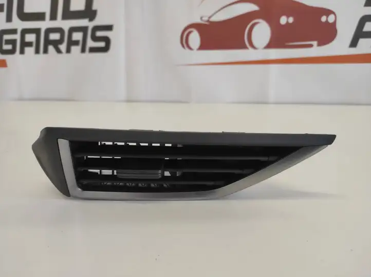 Subaru Impreza V (2016 - 2023) 66110FL01A Центральный воздушный дефлектор — фото 1