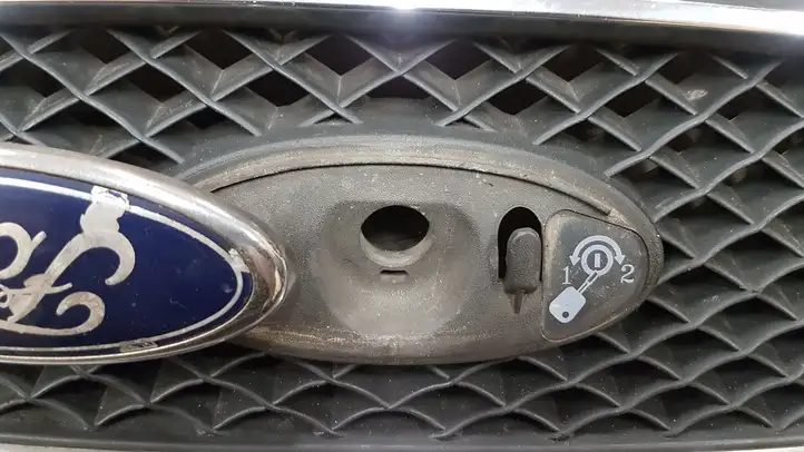 Ford Focus C-MAX (2003 - 2010) 3M51R8138 Передняя решетка — фото 3