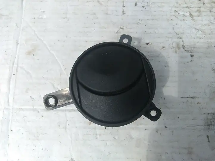 Mazda 2 (2007 - 2010) D65264930 Центральный воздушный дефлектор — фото 1
