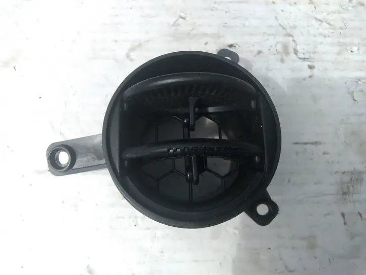 Mazda 2 (2007 - 2010) D65264930 Центральный воздушный дефлектор — фото 2