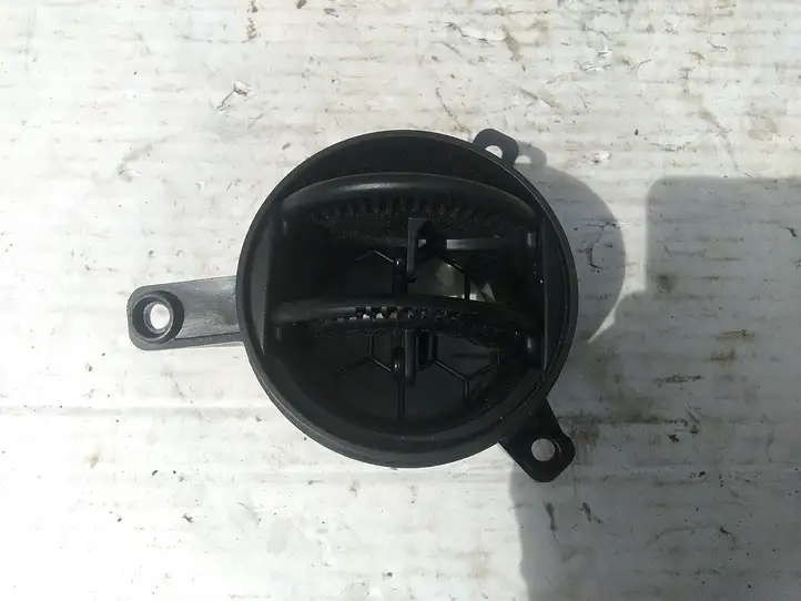 Mazda 2 (2007 - 2010) D65264930 Центральный воздушный дефлектор — фото 2