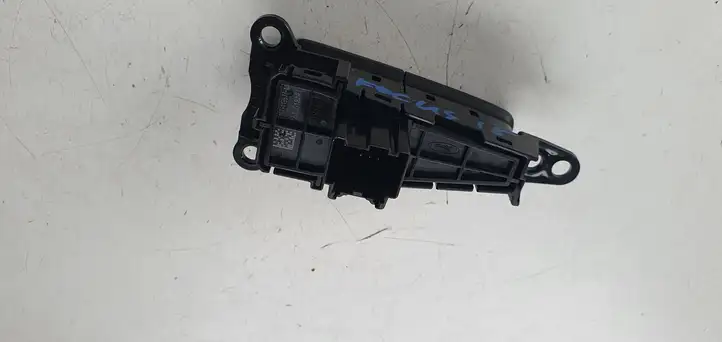 Ford Focus (2015 - 2019) Другие включатели / ручки/ переключатели — фото 2