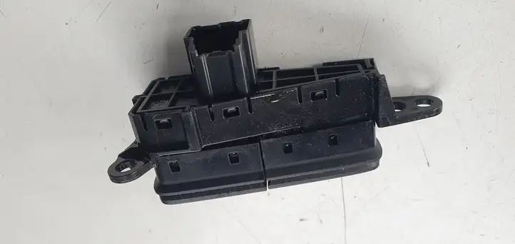 Ford Focus (2015 - 2019) Другие включатели / ручки/ переключатели — фото 4