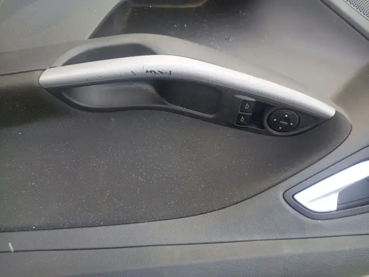 Ford Focus (2015 - 2019) Обшивка передней двери — фото 2