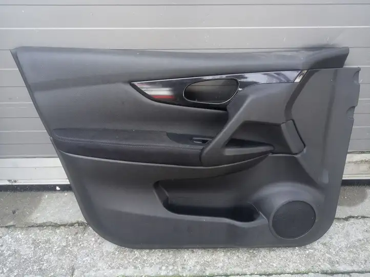 Nissan Qashqai (2013 - 2017) Обшивка передней двери — фото 1