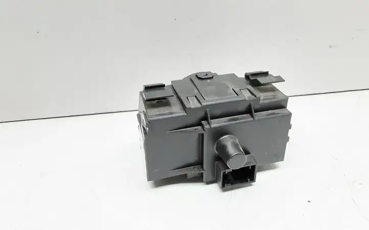 BMW 3 E90 E91 (2005 - 2012) 9169405 Включатель фонарей — фото 2
