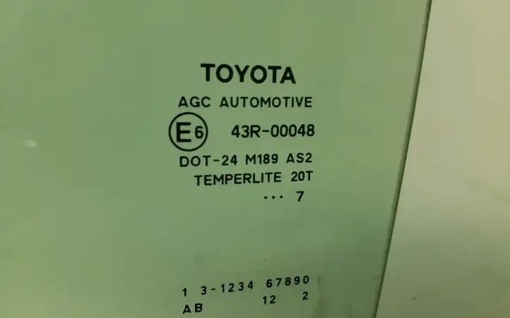Toyota Auris 150 (2006 - 2012) Стекло задней двери — фото 2