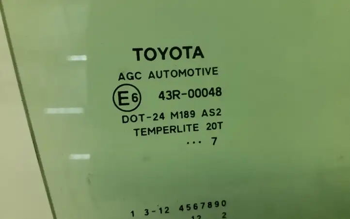 Toyota Auris 150 (2006 - 2012) Стекло задней двери — фото 2