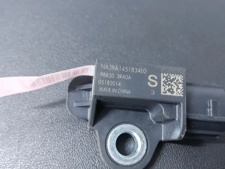 Nissan Pulsar (2014 - 2018) 988303RA0A Датчик удара SRS — фото 4