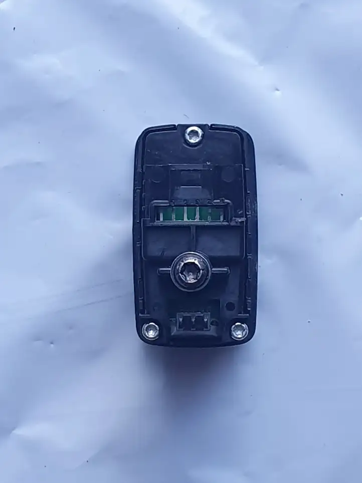 Mercedes-Benz GL X164 (2006 - 2012) A2518706310 Кнопка закрытия крышки багажника — фото 3