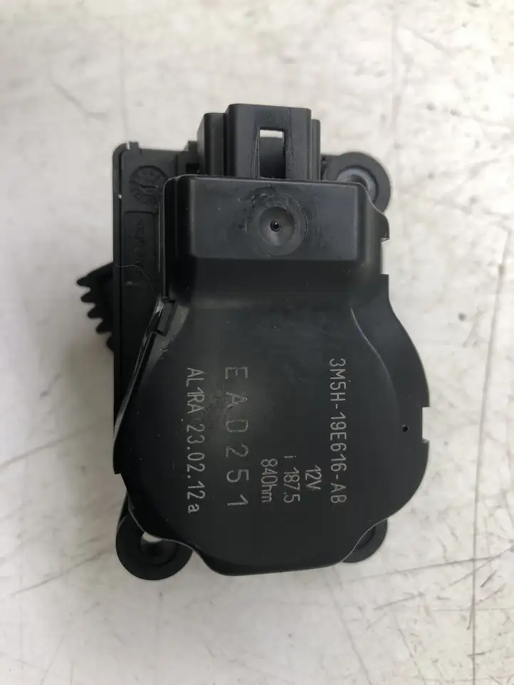 Ford Focus (2011 - 2015) 3M5H19E616AB Двигатель задвижки потока воздуха — фото 1