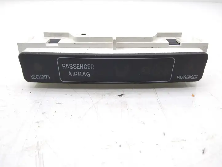 Toyota Avensis T270 (2009 - 2012) 83950050101190 Реле предупреждения об ремнях безопасности — фото 1