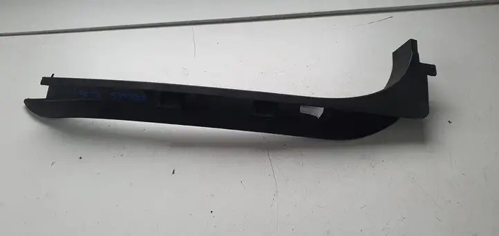 Ford Focus (2015 - 2019) Прочие детали салона — фото 3