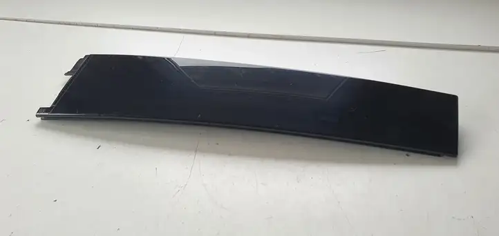 Ford Focus (2015 - 2019) Накладка стекла задней двери — фото 2