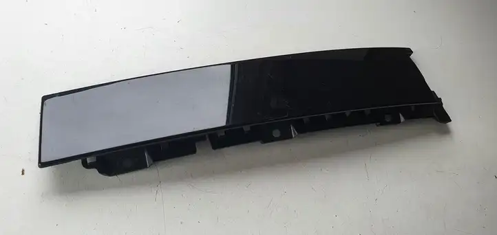 Ford Focus (2015 - 2019) Накладка стекла задней двери — фото 5