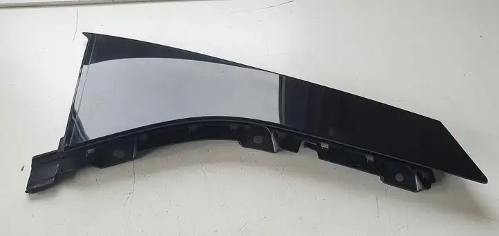 Ford Focus (2015 - 2019) Накладка стекла задней двери — фото 2