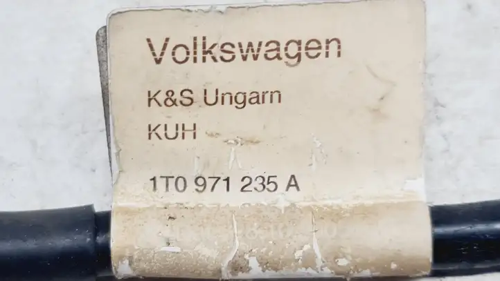 Volkswagen Golf V (2003 - 2009) 1K0971235A Минусовой провод аккумулятора — фото 2