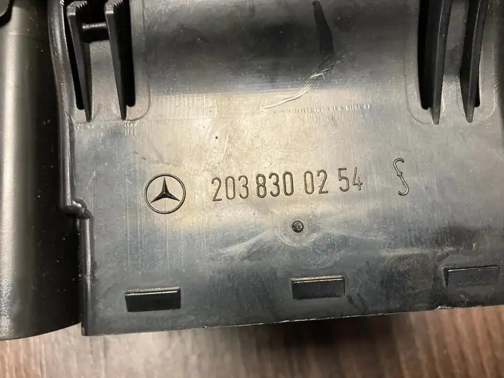 Mercedes-Benz C W203 (2000 - 2007) 2038300254 Боковой воздушный дефлектор — фото 5