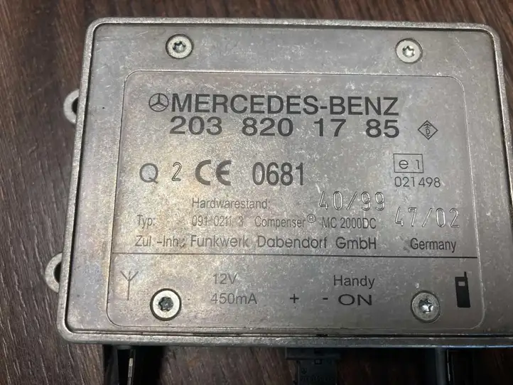 Mercedes-Benz C W203 (2000 - 2007) 2038201785 Усилитель антенны — фото 4